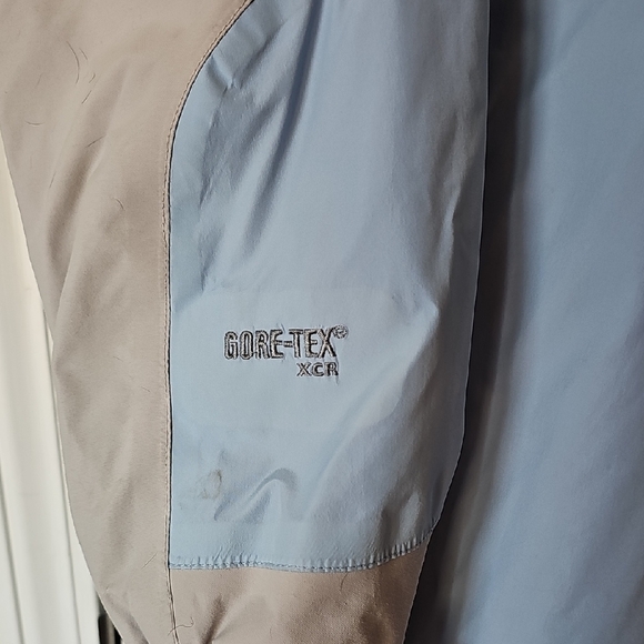 The North Face Women’s Two-Tone Light Blue and Light Gray Ski Jacket Shell - Picture 3 of 6